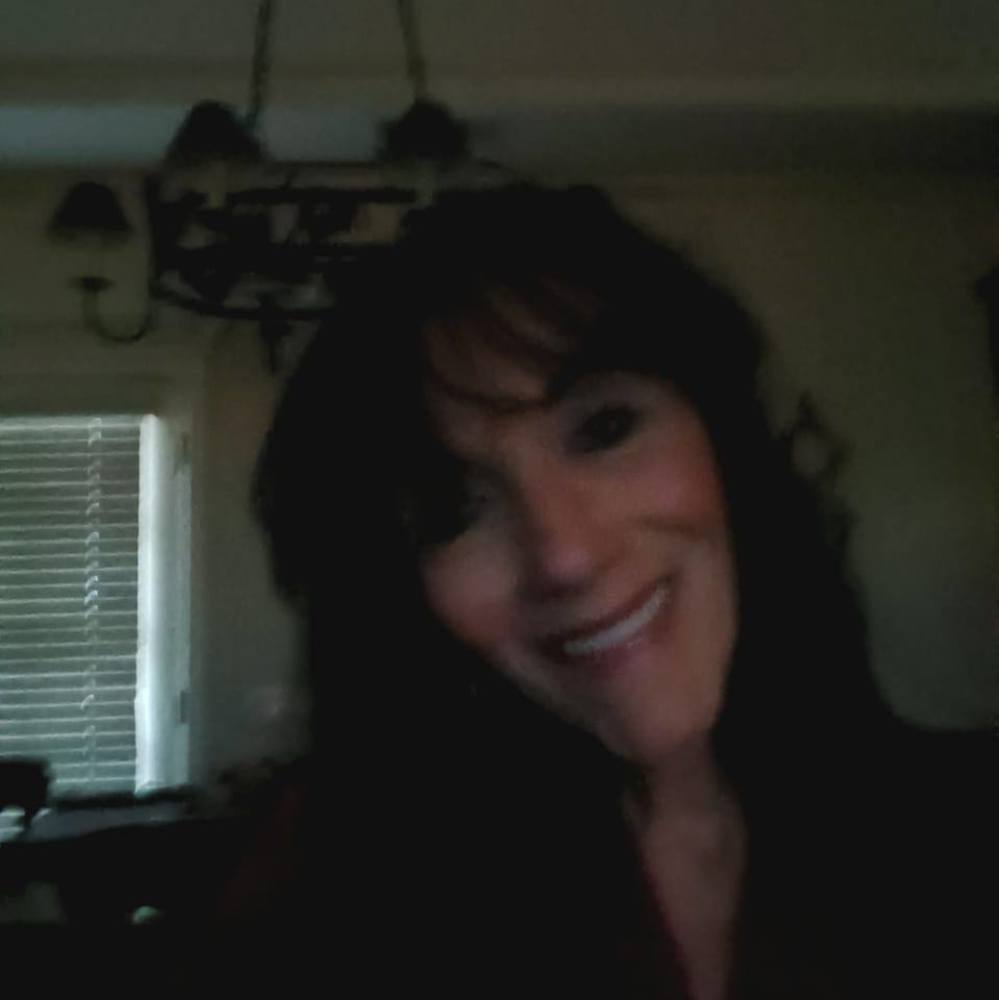 Meet your Posher, Lorrie